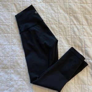 Black wunder under size 2 lululemon